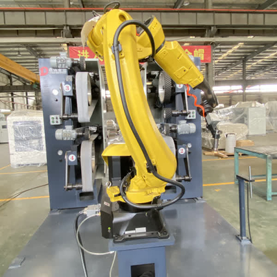 comprare Macchina di lucidatura con braccio robotico FUNAC per lucidare carrozzerie, componenti interni fabbricazione online