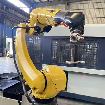 Controllo digitale completo macchina di rettifica automatica robot di funzionamento per rubinetto