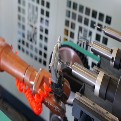 Sistema di rottura di roccia robotizzata per la rottura di roccia metallica