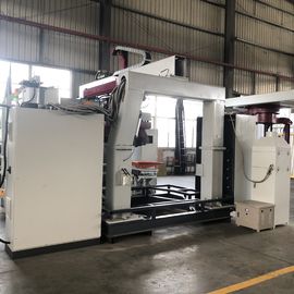 Macchina di pressofusione d'ottone del doppio robot per scandagliare i montaggi