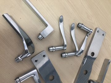 Macchina di sfumatura industriale: Macchina di lucidatura CNC per manicotti in acciaio inossidabile per la rettifica delle superfici metalliche