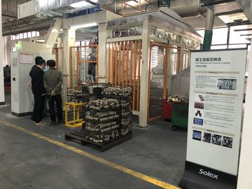 Macchina per la frantumazione automatica del robot che lucida per il trattamento del polacco della superficie del bagno