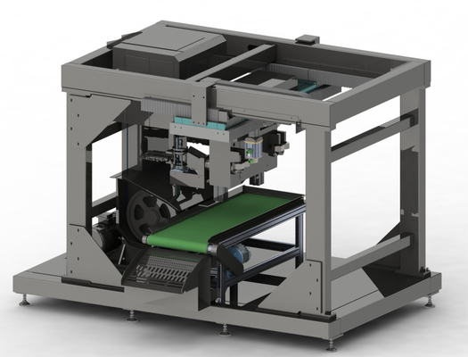 Computer che controlla la macchina automatica robot della sega a nastro per il rubinetto d'ottone